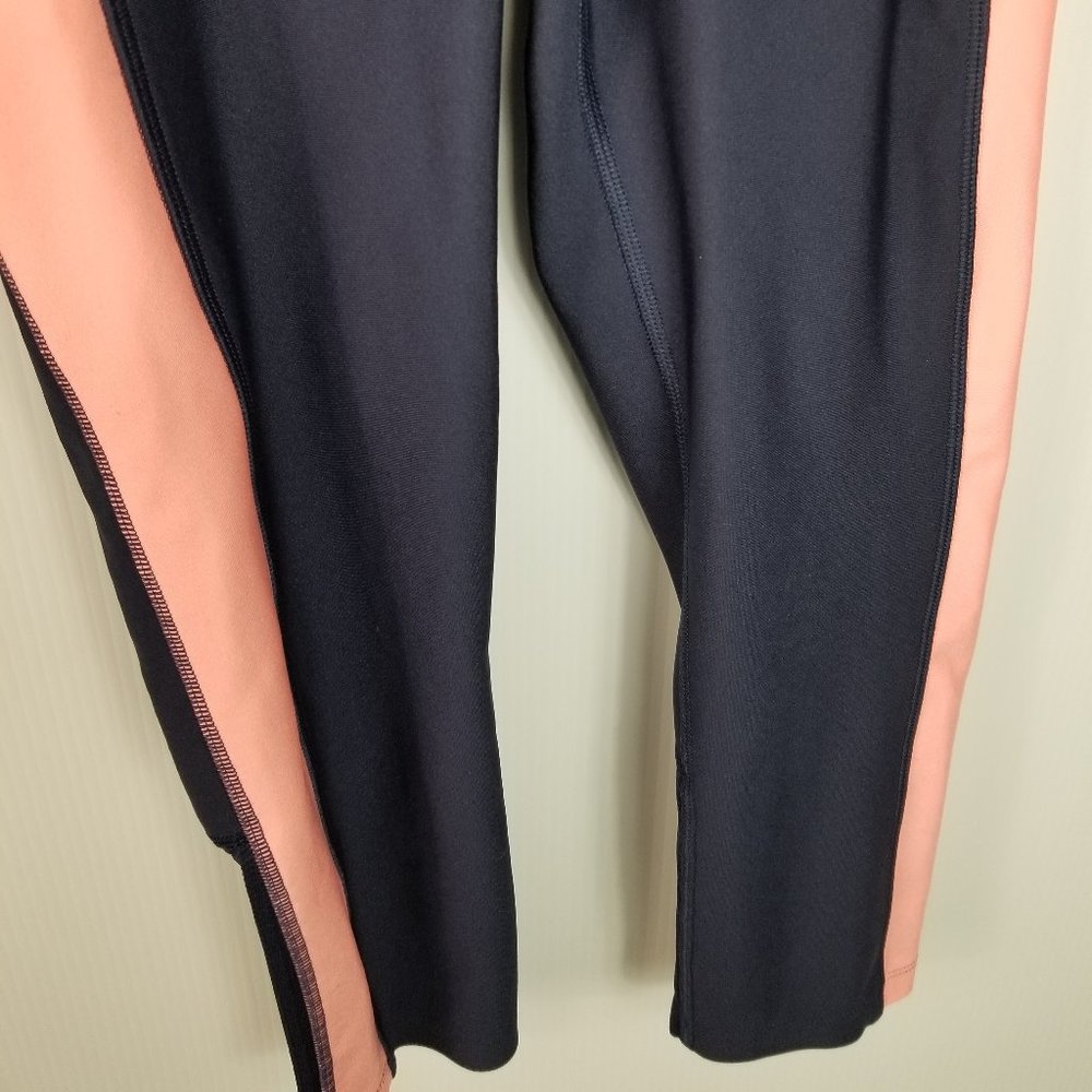 Under Armour navy capri pants - Picture 3 of 5